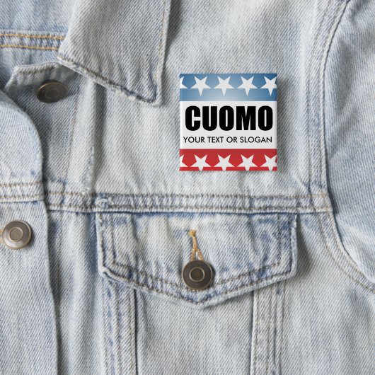 CUOMO 2010 VIERKANTE BUTTON 5,1 CM (In situ)