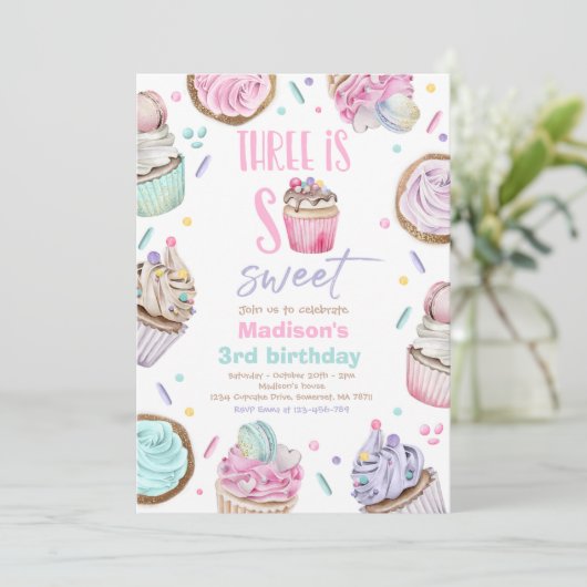 Cupcake 3e verjaardagsfeestje Drie Is Zo Zoet Cand Kaart (Staand voorkant)