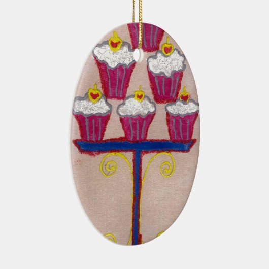 Cupcake Art Print met kersen en roze achtergrond Keramisch Ornament (Rechts)