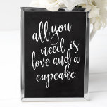 Cupcake bevoordeelt 8 x 10 bord bruiloft poster<br><div class="desc">Een elegant teken van de snijrandbruiloft,  kenmerkt de tekst "allen u wenst is liefde en een cupcake"in een geëxtrofieerde manuscriptdoopvont,  voegt de borsteltextuur een spontaan en playful gevoel toe. De achtergrondkleur kan aan uw behoeften en voorkeuren worden aangepast. Neem contact met mij op als u een speciaal verzoek hebt.</div>