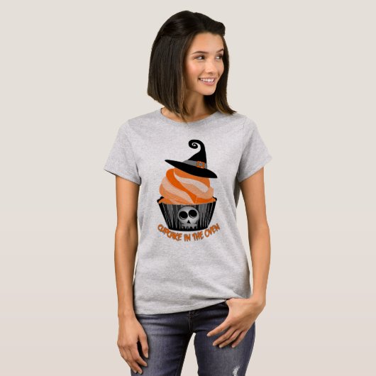 Cupcake in de oven, grappig halloween kraambed t-shirt (Voorkant volledig)