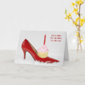 Cupcake in rode schoen op witte vacht kaart (Gele Bloem)
