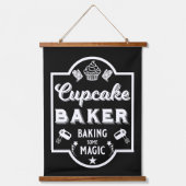 Cupcake Master Baker Hangend Wandkleed (Voorkant)