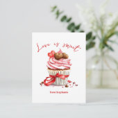 Cupcake met hartchocolaatjes Liefde is zoet Briefkaart (Staand voorkant)