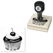 Cupcake met slagroom en een kers op de top rubberstempel (Gestempeld)