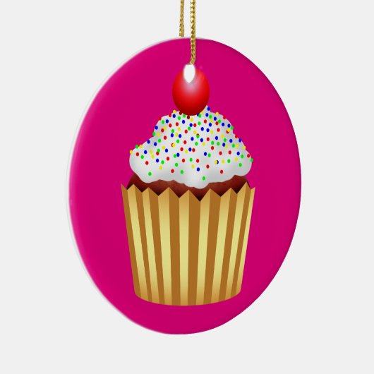 Cupcake met sprinken en Cherry op top Keramisch Ornament (Rechts)