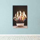 Cupcake met verjaardagskaarsen canvas afdruk (Insitu (Houten vloer))