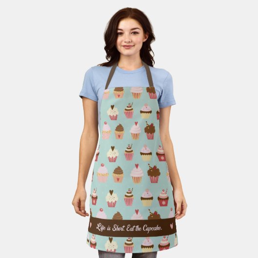 Cupcake Print Pattern op Light Blue Schort (Gedragen)