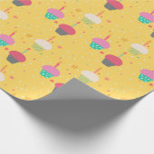 Cupcakes en kaarsjes ter gelegenheid van de geboor cadeaupapier (Hoek)