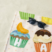 Cupcakes Happy Birthday Voeg Jouw naam Cute Goodie Strandlaken (In situ)