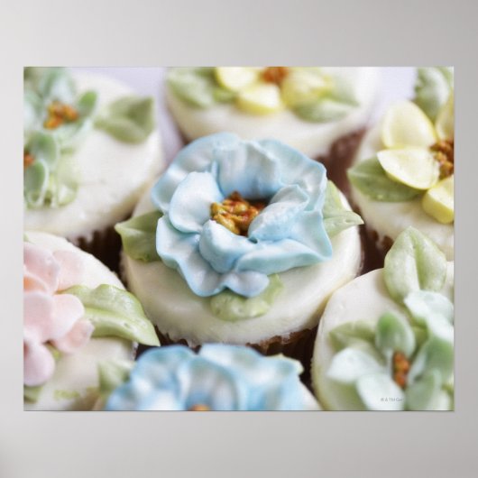 Cupcakes met bloemenijs poster (Voorkant)
