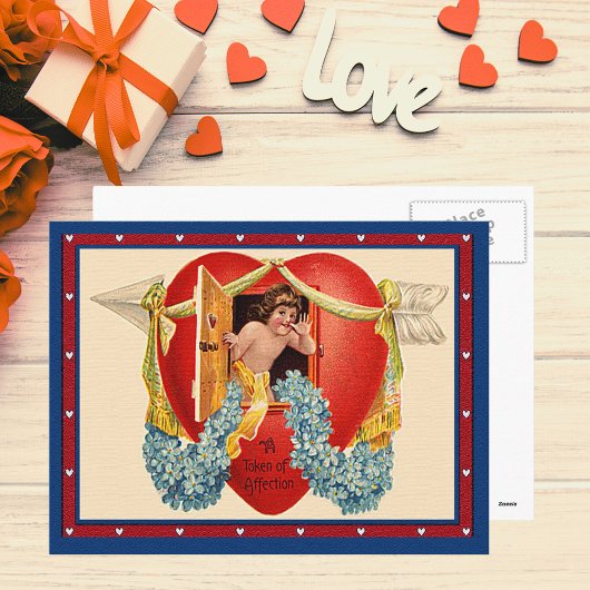 Cupid Token of Affection in a House Heart Briefkaart