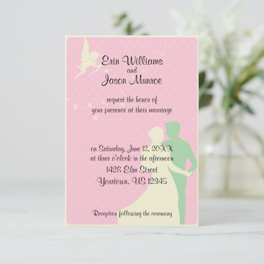 Cupido en dansend paar huwelijksuitnodiging kaart (Staand voorkant)