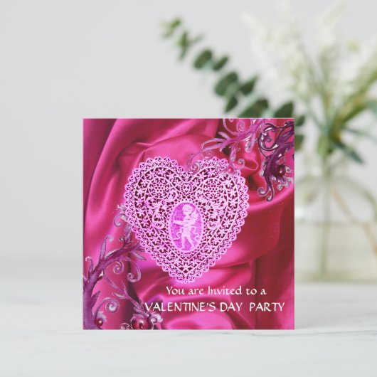 CUPIDO KANT HART OP ROZE FUCHSIA ZIJDE STOF KAART (Staand voorkant)