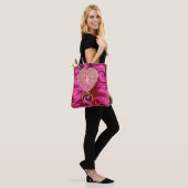 CUPIDO KANTEN HART ZIJDE ROZE FUCHSIA STOF MONOGRA TOTE BAG (Op model)