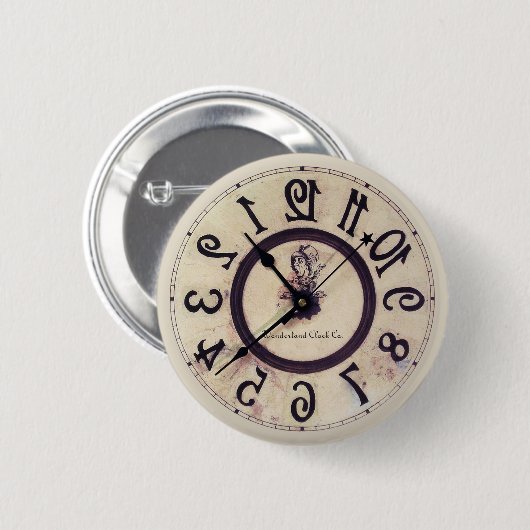 Curieuze klok 1 ronde button 5,7 cm (Voorkant /achterkant)