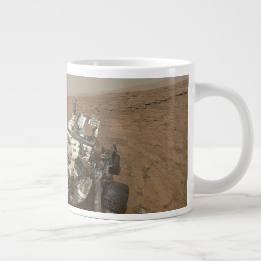 Curiosity Rover op het oppervlak van Mars. Grote Koffiekop (Rechts)