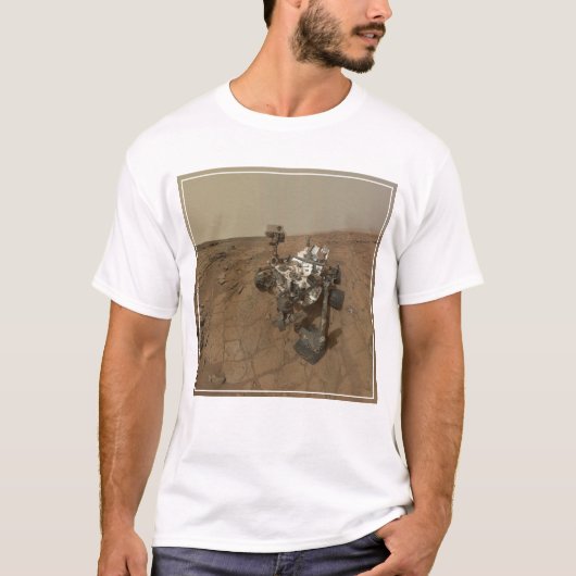 Curiosity Rover op het oppervlak van Mars. T-shirt (Voorkant)