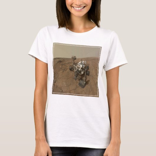 Curiosity Rover op het oppervlak van Mars. T-shirt (Voorkant)