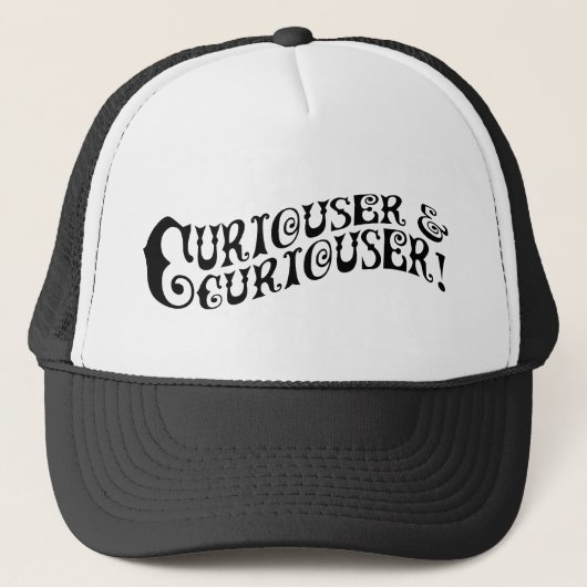 Curiouser & Curiouser Trucker Pet (Voorkant)