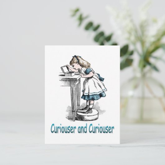 Curiouser en Curiouser Briefkaart (Staand voorkant)