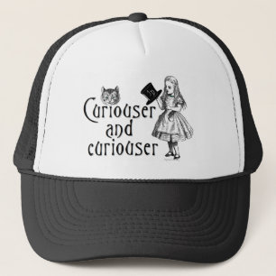Curiouser en curiouser trucker pet