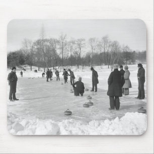 Curling in Central Park NYC Muismat