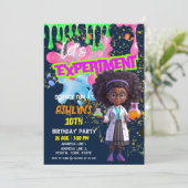 Curly-Haired Girl Scientist Fun Science Verjaardag Kaart (Staand voorkant)