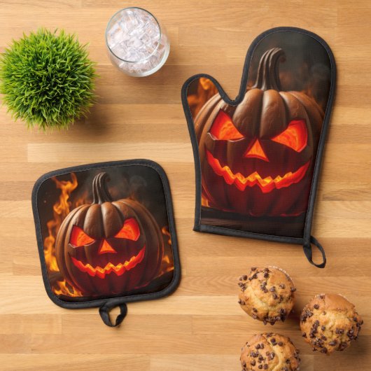 Cursed Jack-O-Lantern Hellfire Oven Mitt Set (Top down)