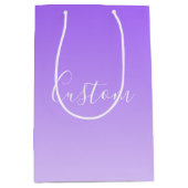 Cursieve scriptnaam & bewerkbare lichte paarse omb medium cadeauzakje (Voorkant)