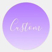 Cursieve scriptnaam & bewerkbare lichte paarse omb ronde sticker (Voorkant)