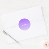 Cursieve scriptnaam & bewerkbare lichte paarse omb ronde sticker (Envelop)
