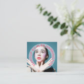 Curved Hot Pink Text Foto van Make-up Vierkante Visitekaartje (Staand voorkant)