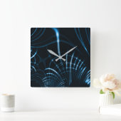 Curved sharp claws or thorns of royal blue vierkante klok (Huis)