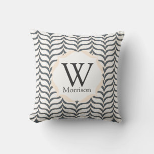 Curved White Cream Chevrons Pattern Monogram Kussen