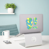 Curven omarmen (geel, blauw, groen) sticker (Laptop op bureau)