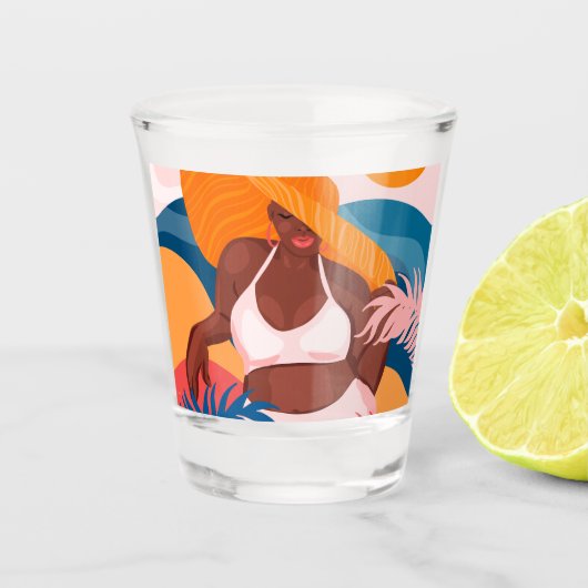 Curvy Black Woman, Beach Vacation Ready, kleurrijk Shot Glas (Voorkant)