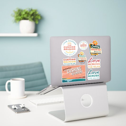 Cushing Sticker Verzameling (Laptop op bureau)