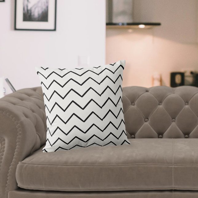 Cushion zigzag, black and white cushion, modern  kussen (Creator heeft geüpload)