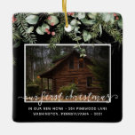 Custom 2 Photo First Xmas New Home Winter Greenery Keramisch Ornament<br><div class="desc">Aangepast 2 Foto voor eerste Kerstmis Nieuw Home Winter Greenery Ceramic Ornament. Wat een mooie manier om je eerste kerstfeest in je nieuwe huis te herinneren! Je zult je elk jaar dit speciale moment herinneren wanneer je je kerstboom versiert. Ornament getoond met huistelefoon, adres, familienaam en jaar. De rug van...</div>