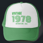 Custom 30th 40th 50th 60th Birthday Squad Trucker Pet<br><div class="desc">Custom 30e 40e 50e 60e Verjaardag Squad Trucker Hat</div>
