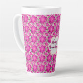 Custom and personalized pink floral  latte mok (Linkerhoek)