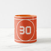 Custom Basketball Textured Orange Tweekleurige Koffiemok (Center)