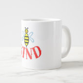 Custom Bee Kind Personalized Gift  Grote Koffiekop (Voorkant rechts)