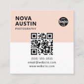 Custom Bold Minimal Company Logo Modern QR-code Vierkante Visitekaartje (Voorkant)
