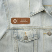 Custom Brown Business Logo Basic Medewerker Naamplaatje (In situ)