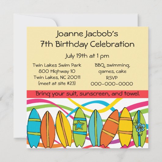 Custom Brunette Meisje Surfer Verjaardag Invites Kaart (Achterkant)