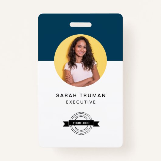 Custom Business Employee Kaart minimalistisch & mo Badge (Voorkant)
