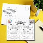 Custom Business Logo 2026 Bedrijfskalender Briefkaart<br><div class="desc">Deze moderne zakelijke ansichtkaart kalender is op maat gemaakt met uw professionele bedrijfsnaam onder de agentennaam in chique typografie. Deze minimalistische zwart-witkalender briefkaarten zijn voorzien van uw logo aan de ene kant en gepersonaliseerde foto aan de andere kant. Hedendaagse marketingtools voor een bedrijf in 2026. De weken beginnen met zondag....</div>