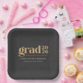 Custom Charcoal Gray Gold 2026 Graduation Papieren Bordje (Feest)